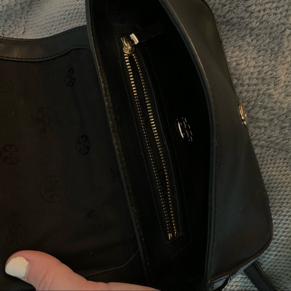 SOLD Tory Burch Robinson Chain Wallet - Picture 5 of 7